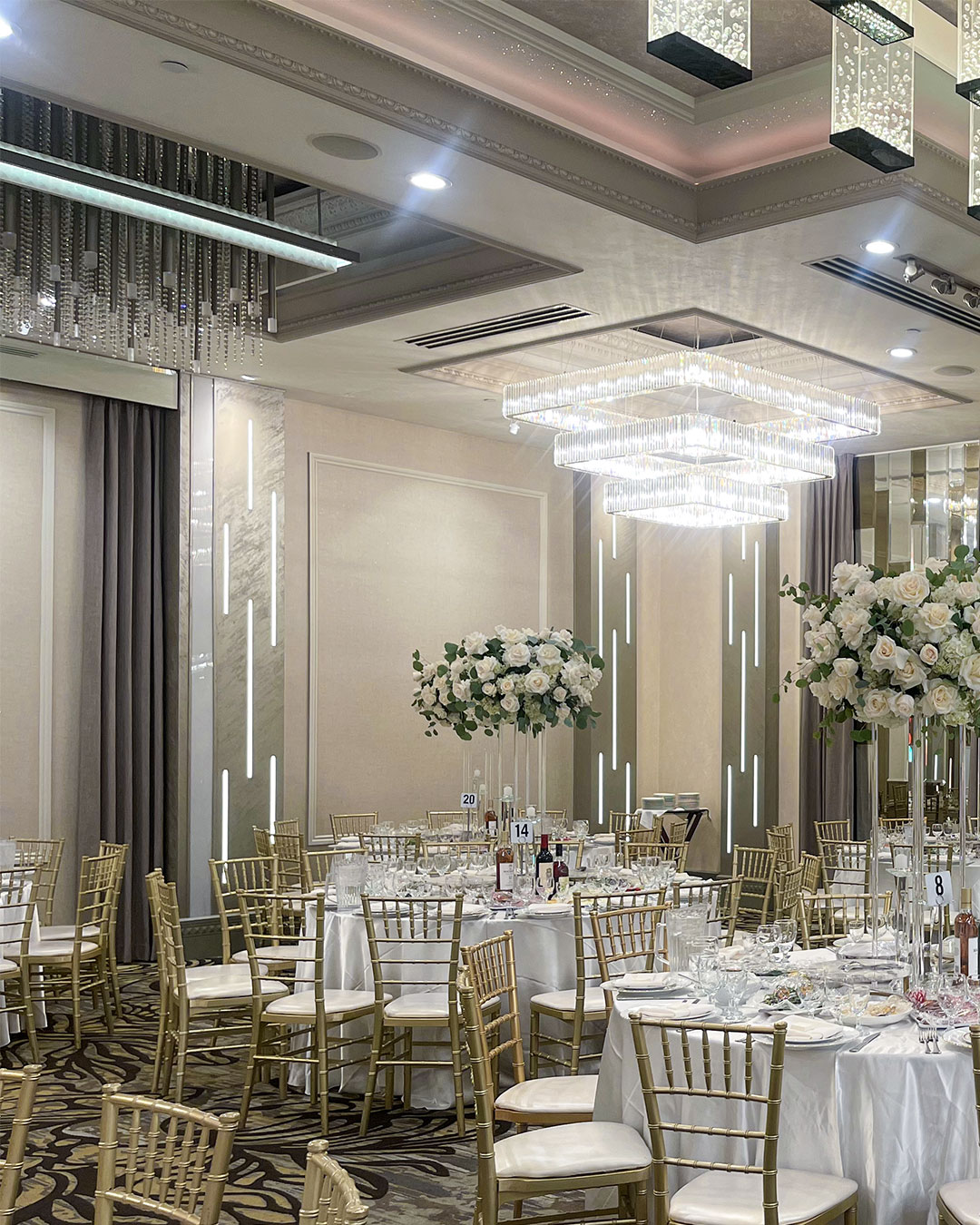 De-Luxe-Grand-Ballroom-Gallery-Mobile-04_01
