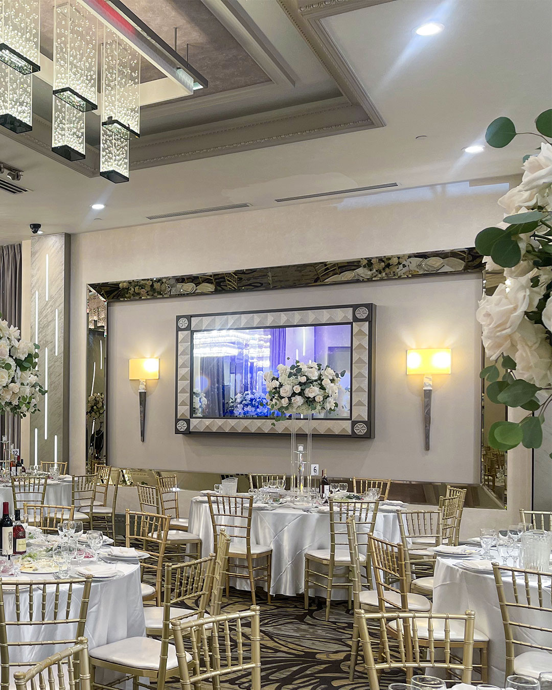 De-Luxe-Grand-Ballroom-Gallery-Mobile-04_02