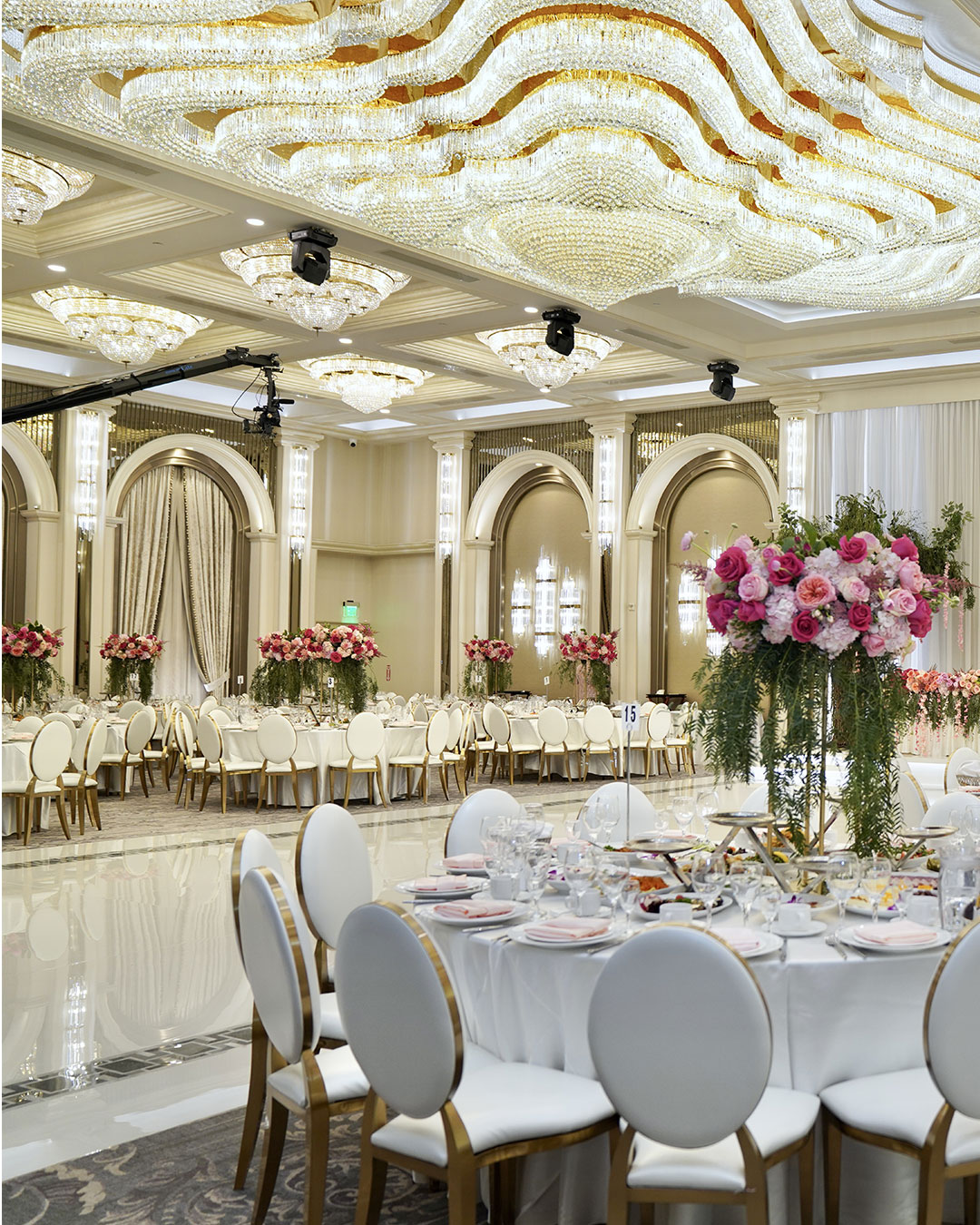 Grand-Ballroom-Mobile-Gallery-01_01