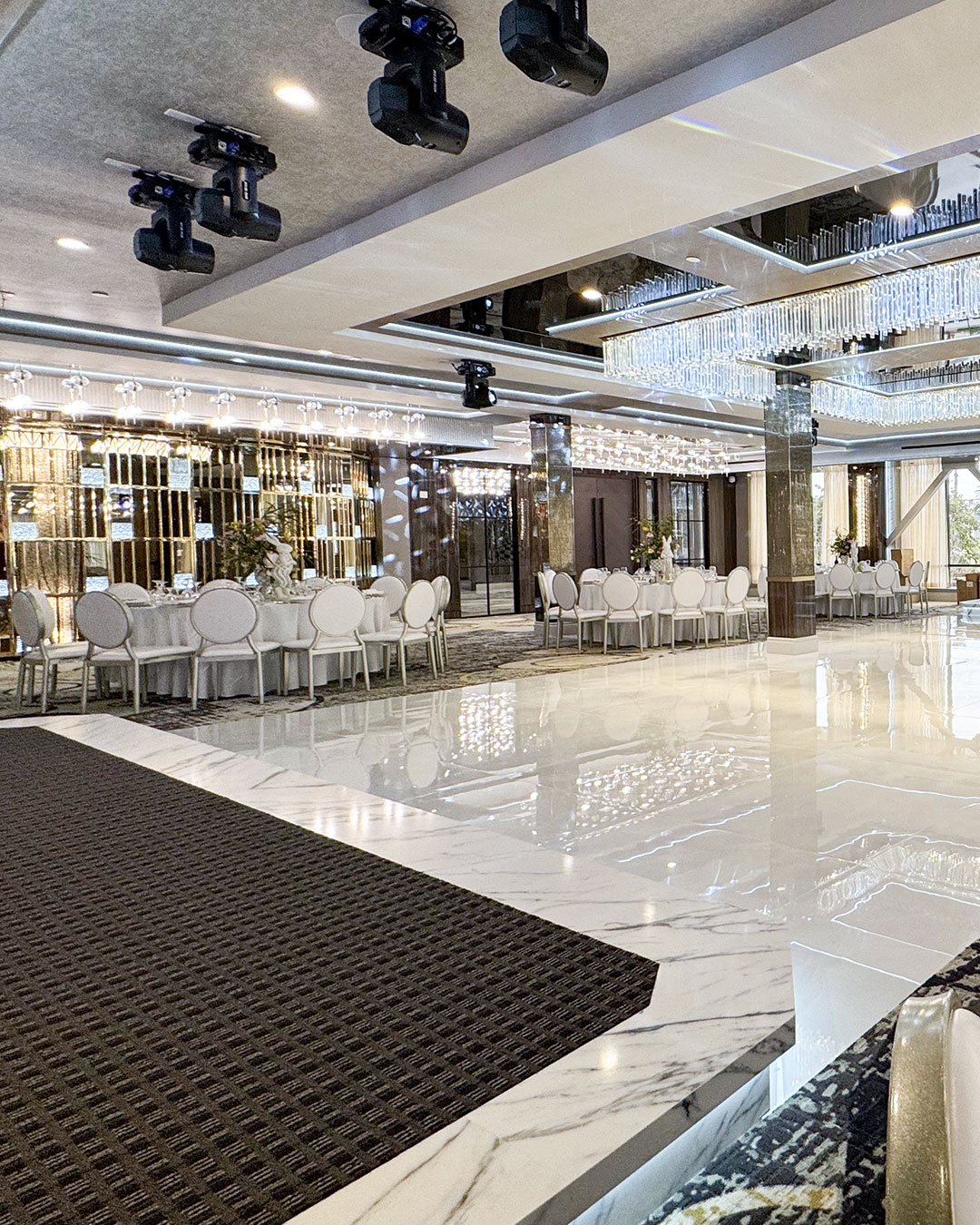 hallmark-ballroom-mobile-gallery-01_01